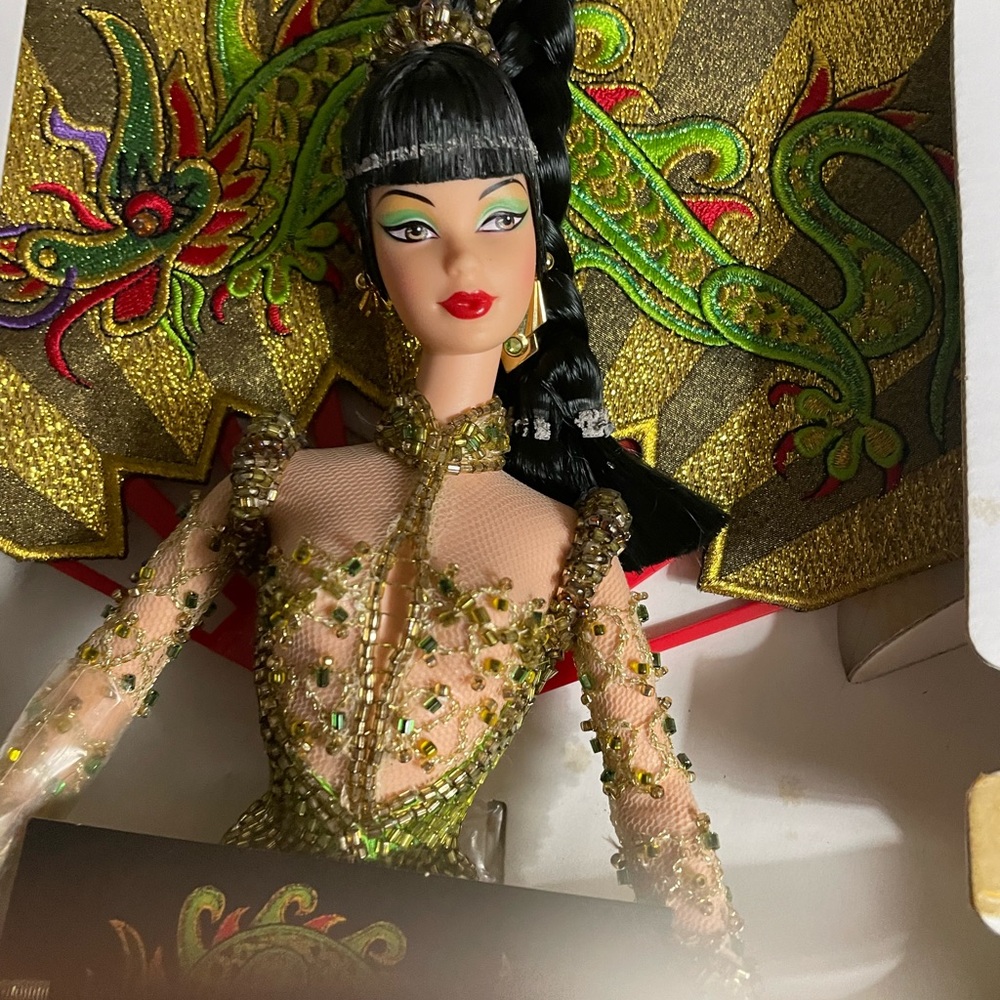 Bob Mackie -fantasy-godess-of-asia 1998